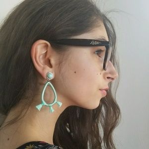 Meet your Posher, J.avery